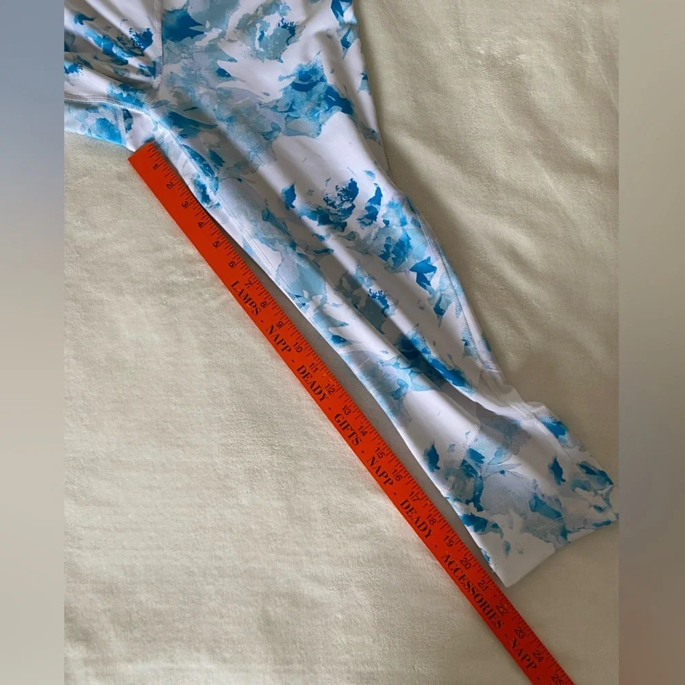 Velocity Women’s Capri Leggings Large‎ Blue White Floral Coastal Workout Gym